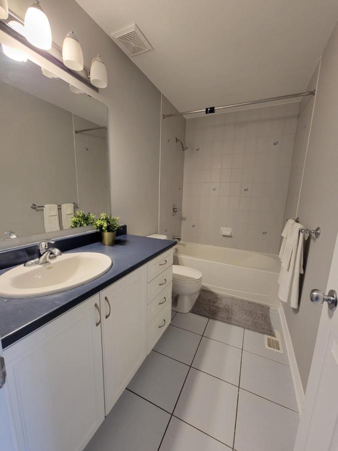 Cozy 3 Bedroom Town House 20 Min From Ottawa Down Town And Airport Εξωτερικό φωτογραφία